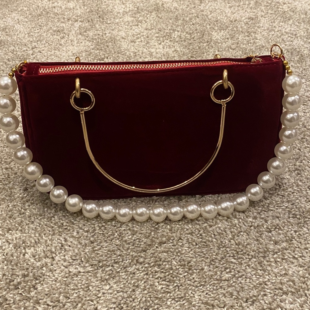 GWP Gucci Beauty Red Velvet Bag with Pearl and Gold Handles NWOT - Picture 5 of 8